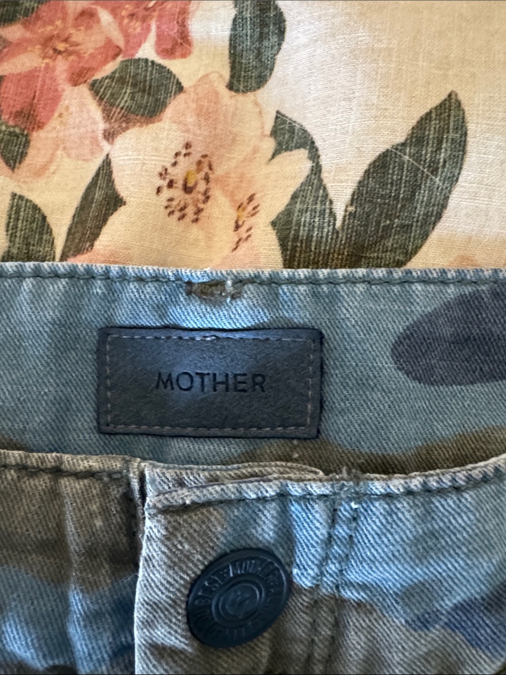 MOTHER Camouflage Skinny Jeans in blue with fun pink accent on leg